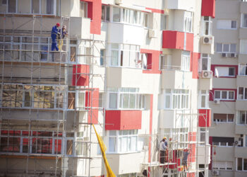 Modificări noi la Legea pentru creșterea performanței energetice a clădirilor. O măsură pentru economisirea energiei și protecția mediului, pe banii primăriilor și din fonduri europene