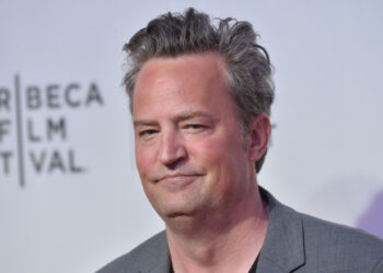 Cinci persoane arestate în legătură cu moartea actorului Matthew Perry, inclusiv doi medici și un presupus traficant de droguri