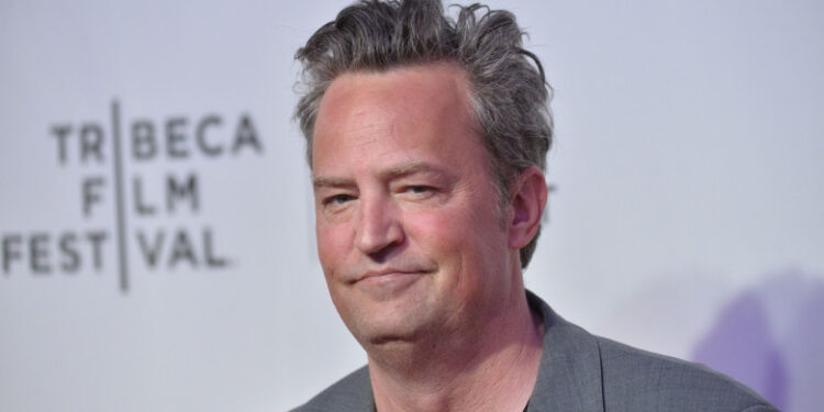 Cinci persoane arestate în legătură cu moartea actorului Matthew Perry, inclusiv doi medici și un presupus traficant de droguri