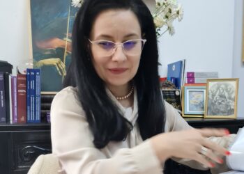 Așteptăm răspunsul decanului Emanuela Antonescu la acuzațiile grave aduse de avocata Cristina Dobre în 24 de ore, conform art. 8 alin 5 din Legea 544/2001