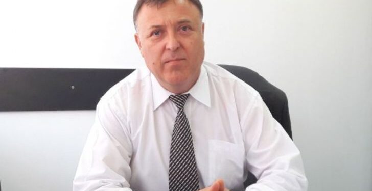 Viceprimarul Alexandru Săraru și consilierul local Gheorghe Sîrbu l-au pus la colț pe Polițeanu. Subvenția merge până în septembrie, dar nu au primit sprijinul consilierilor locali pentru a reduce tariful plătit de populație la 300 de lei…încă
