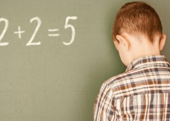 Cum să crești un analfabet funcțional? Simplu. Îl educi în România