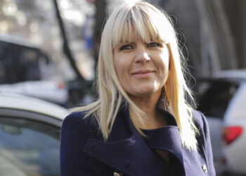 Elena Udrea se judecă pentru eliberare condiționată la Judecătoria Ploiești. Judecător de caz este doamna Elena Mihaela Benga