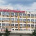 Pacient de 85 de ani în stare critică după ce a căzut de pe targă în curtea spitalului judeţean din Ploieşti. Vezi cine e pacientul