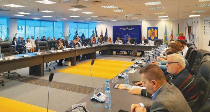 Târgul de Crăciun la Ploiești- bucuria sărbătorii, prețul ilegalității. Primarul Polițeanu recunoaște că nu-i permite OUG a lui Bolojan, dar el speră să se modifice
