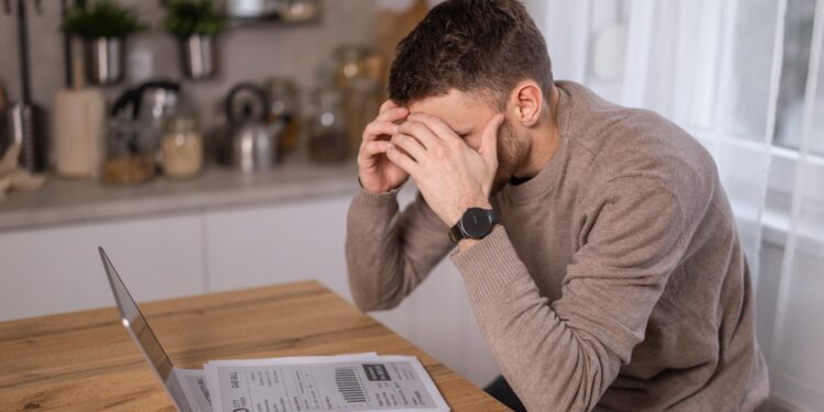 Austeritatea lovește și în mintea oamenilor. Intransigent vă prezintă ce spun studiile internaționale care arată că recesiunile cresc depresia, anxietatea și chiar suicidul
