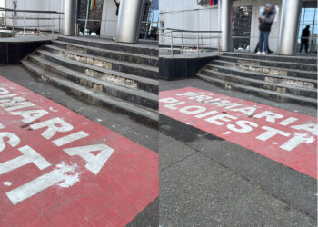 Scările puterii primarului Mihai Polițeanu… cu tencuiala căzută