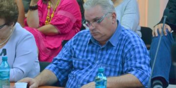 Când Dâmbu intră la avize, Daniel-Puiu Neagu(AUR) își sacrifică colega și împinge alt pion în comisia care contează