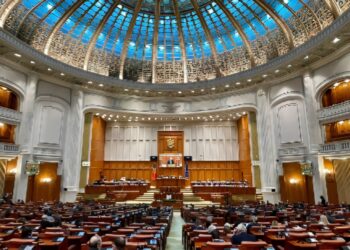 Parlamentarii au cheia dacă vor să oprească abuzul ordonanțelor lui IlieBolojan. Constituția le dă “arma” pentru a rezolva problema