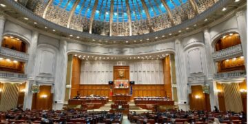 Parlamentarii au cheia dacă vor să oprească abuzul ordonanțelor lui IlieBolojan. Constituția le dă “arma” pentru a rezolva problema
