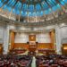 Parlamentarii au cheia dacă vor să oprească abuzul ordonanțelor lui IlieBolojan. Constituția le dă “arma” pentru a rezolva problema