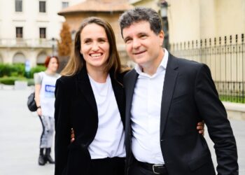 Ambasadorul Muraru și Oana Țoiu nu sunt competenți? Administrația Prezidențială plătește până la 565.000 USD pe lună pentru acces la Washington