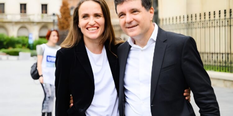 Ambasadorul Muraru și Oana Țoiu nu sunt competenți? Administrația Prezidențială plătește până la 565.000 USD pe lună pentru acces la Washington