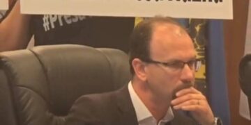„Je suis #PresaHazna” – când ironia devine răspuns civic la jignirea presei locale