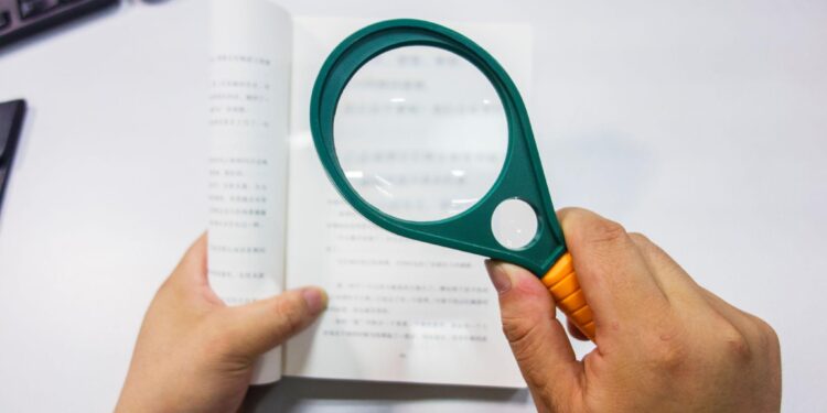Trei decenii de reforme în educație, milioane cheltuite și întrebarea pe care România evită să și-o pună: cum e posibil ca 43% dintre români să citească fără să mai înțeleagă?