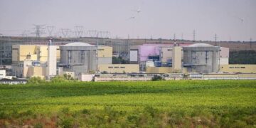 România plătește ca să țină apa la Cernavodă. 5,1 milioane lei din Fondul de rezervă pentru intervenții de urgență pe Dunăre