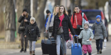 AUSTERITATE PENTRU ROMÂNI, PROTECȚIE FĂRĂ CONTRIBUȚIE PENTRU REFUGIAȚII DIN UCRAINA