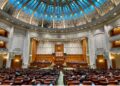 „Legea Iubirii” face primul pas în Parlament. Proiectul promite mai mult sprijin pentru copiii cu cerințe educaționale speciale