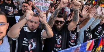 Ploieșteni, alături de Călin Georgescu la Arestul Central. „The Viking”, printre cei prezenți la manifestația din 3 octombrie